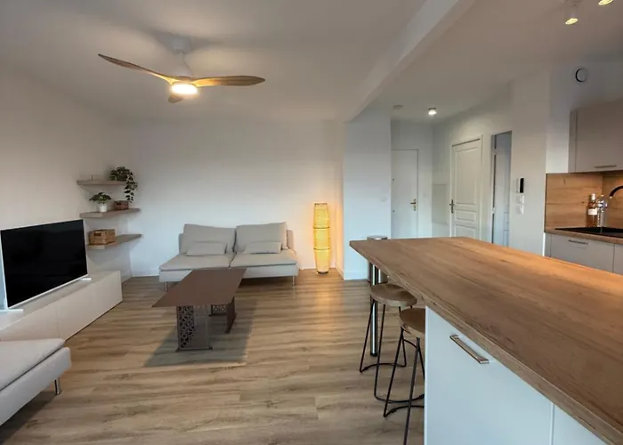 Lumineux Avec Terrasse Et Vue - Appartement *