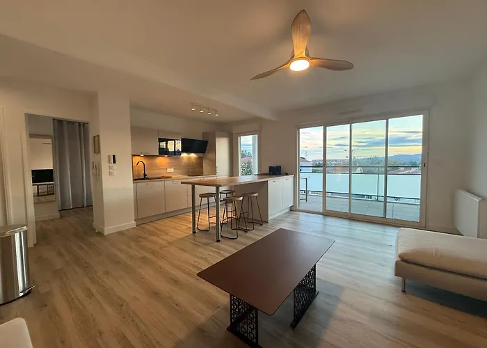 Lumineux Avec Terrasse Et Vue - Appartement