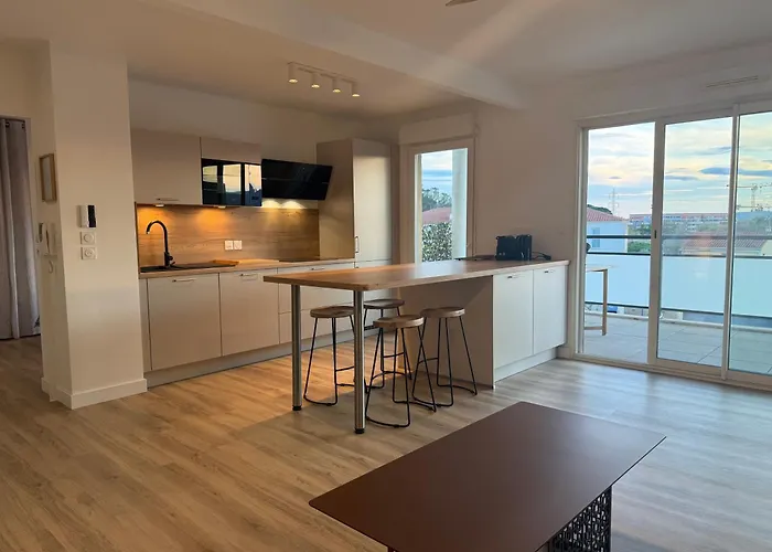 Lumineux Avec Terrasse Et Vue - Fréjus
