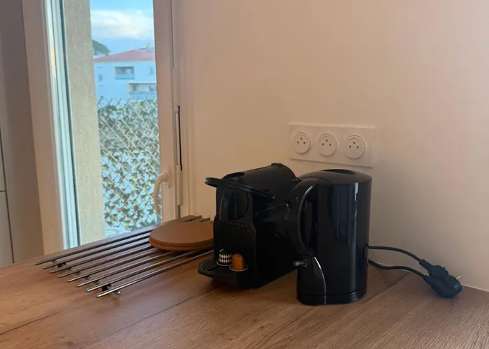 Appartement Lumineux Avec Terrasse Et Vue - Fréjus
