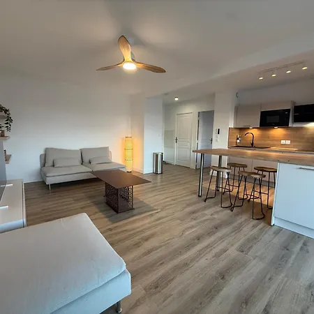 Lumineux Avec Terrasse Et Vue - Appartement *